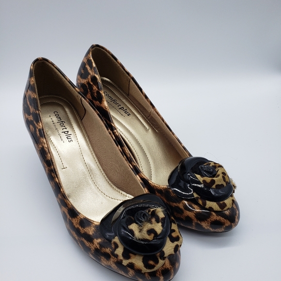 Leopard Pleather Pin Up High Heels - Picture 4 of 4